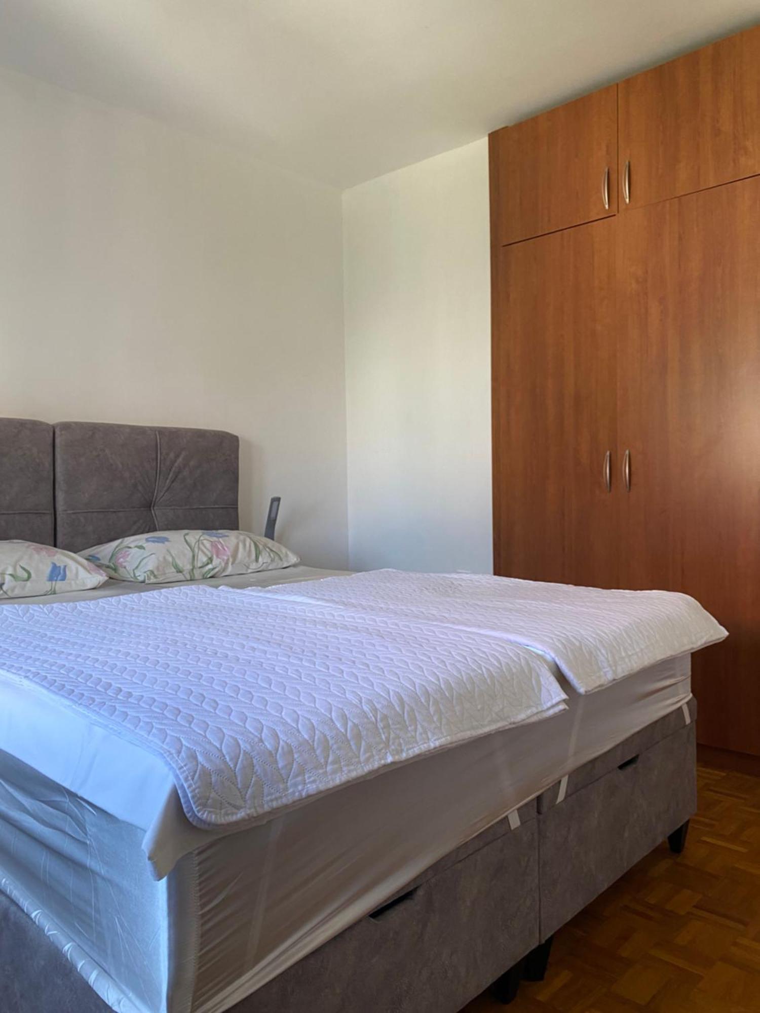 Apartments Zara Bagian luar foto